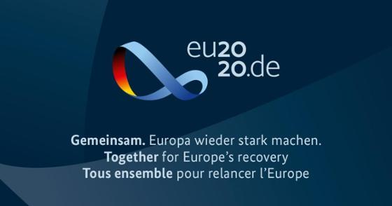 Logo EU-Ratspräsidentschaft 2020 mit dem Text eu2020.de -  Gemeinsam. Eurpa wieder stark machen. Together for Europe`s recovery. Tous ensemble pour relancer l´Europe. 